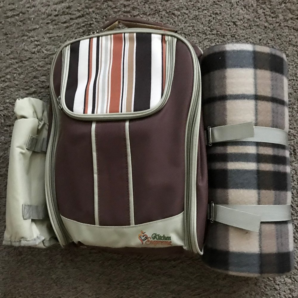 Kitchen Supreme Picnic Backpack Set